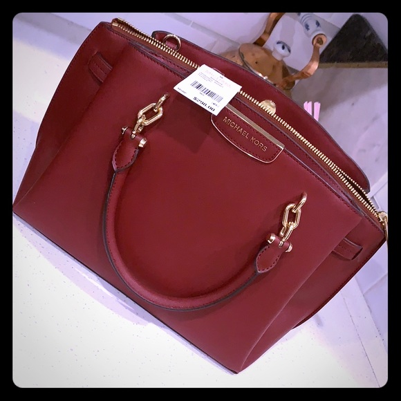 Michael Kors Handbags - Michael Kors Purse BRAND NEW WITH TAGS
